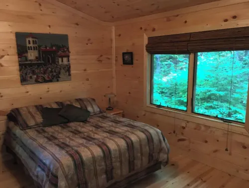 Renew & Relax in Tranquil & Comfortable Log Cabin