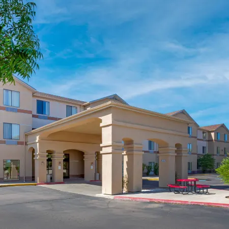 Comfort Inn & Suites