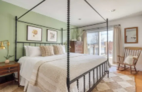 River House by AvantStay Historic Secluded Estate on the Hudson River w Pool Sleeps 24