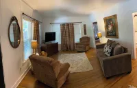 Zylee’s House on Choctaw is just a short walk to downtown Tahlequah.