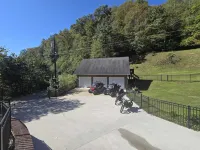 Beautiful Loft in the Woods