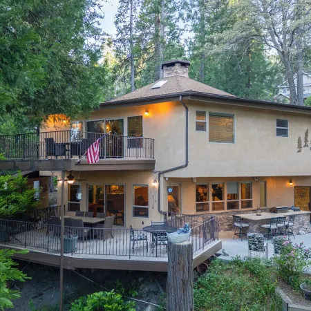 The Fairway Hideaway by Avantstay Game Room, Outdoor Dining & Near Lake Arrowhead