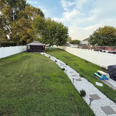 Ground-Level Bed and Bath! Well Equipped Beautiful Backyard and Near the Beach.