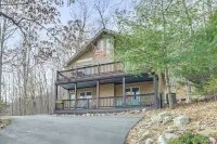 Family Getaway < 2 Mi to Massanutten Ski Lodge! - parking