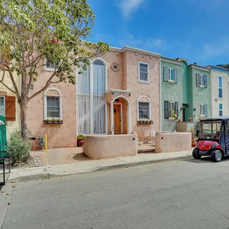 Dreamy Catalina Island Home, Walk to Beach and Ferry