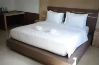 Palopo Beach Hotel Hotels in Wara