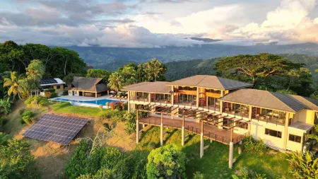 Lamangata Luxury Surf Resort