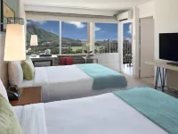Queen Kapiolani Hotel Hotels near Waikīkī Shell