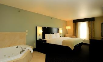 Holiday Inn Express & Suites Marion