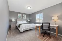 Urban Escape: Steps to Downtown Hotels in 