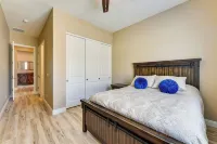 Home w/ Hot Tub & Outdoor Space in Queen Creek! - Homestays