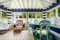 Captains Cottage Sleeps 6!