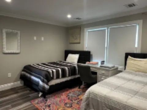 Walk to Belmar Beach, Sleeps the whole family 萊克科莫酒店