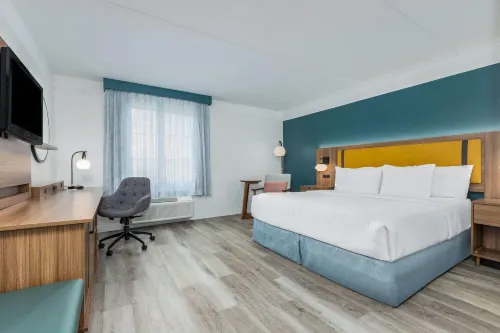 La Quinta Inn & Suites by Wyndham Sherman Hotels in Denison