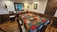 Mountain View Retreat/2Br Log Home Apt w/Private Dining Deck & BBQ/Massage - Alppimaja