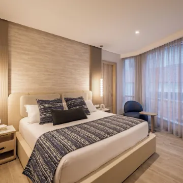 Le Parc Hotel, Beyond Stars