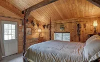 Cozy Cabin on the “Shadowy St Joe”
