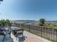 “Inn on the Harbor” Stunning sunsets, centrally located, cozy getaway! ブレインのホテル