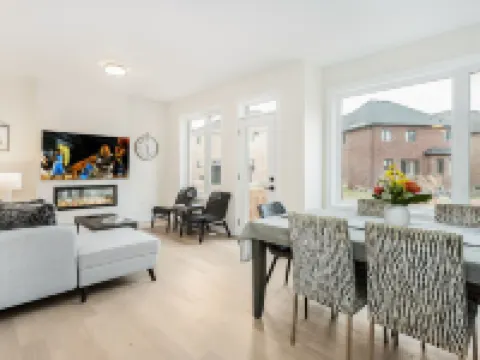 Luxury Home in Oakville Hotels in Oakville