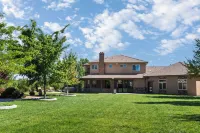 50 miles from Zions Park/Desert Oasis with hot-tub Hotels in Cane Beds