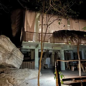 Devine virgin bay New tree house pvt/room palapa