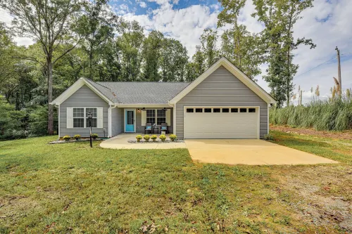 Pet-friendly Home in Monroe: Deck, Grill & Yard! - 3-Star