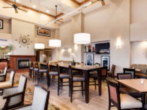 Hampton Inn & Suites Addison Hotels in Addison