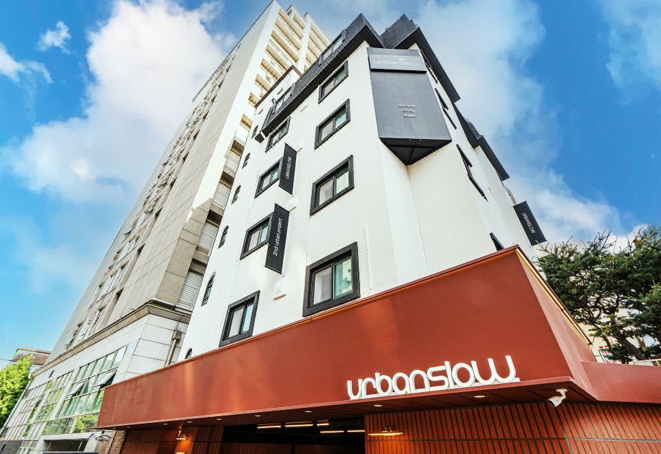 어반슬로우 모텔 객실