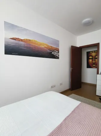 BEAUTIFUL APARTMENT ON THE SEA OF THE SEA.