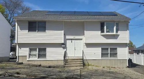 Charming 2-bedroom Apartment with AC, WiFi in delightful Pawtucket