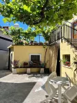 1 bedroom apartment in santa croce Hotels near Hike