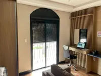 Centrally Planned Studio with Air Conditioning | Sleeps 3 + PET | Cable TV