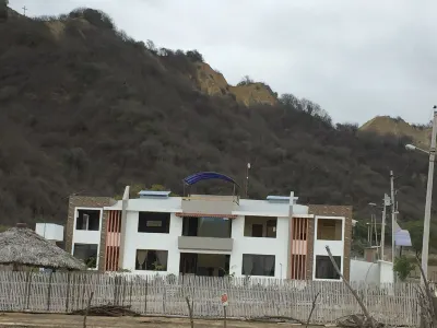 3 bedrooms 1 bathroom Free and secure parking Wifi โรงแรมใน