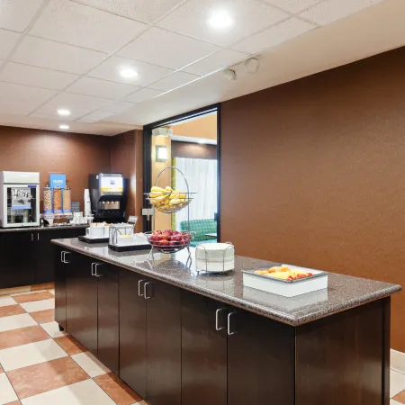 Hampton Inn & Suites Fresno-Northwest