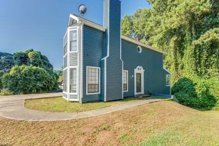 Unwind & Relax at LEGACY ESTATES Отели рядом с достопримечательностью «Benu Glass Creations»