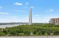 Archview Riverfront Loft – Walk to Stadium, Conventions & Casino - Gated Parking