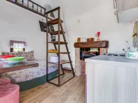 Little Castle - Homestays