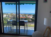 Bright apartment with sea view