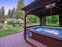 Cozy River Cabin - Sleeps 12 - Hot Tub - EV - Trails & Stevens Pass Nearby Hotels in Baring