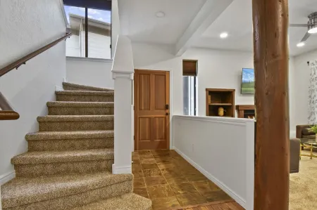 Beautiful Townhome in Ideal Park City Location!