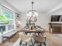 Trendy 3 bdrm, lakeside trails, 20 min to Toronto!