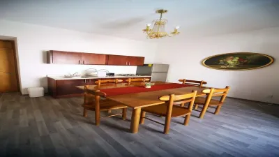 RECENTLY REMODELED HISTORICAL CENTER APARTMENT Hotels in 