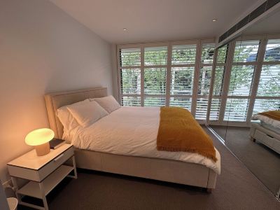 Modern Loft Retreat in Barton near Parliament House