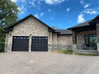 North Muskoka Lake Front 5 Bdrm Newly Built Cottage luxurious Modern Amenities. فنادق في Ryerson