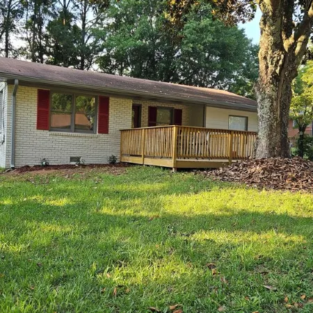 Quiet 3-bedroom bungalonear enchanting the historic Marietta Square