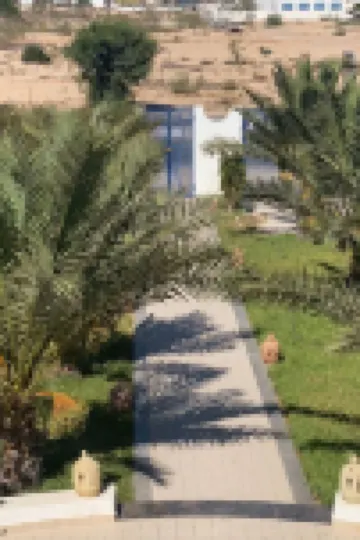 Spectacular Tunisian Villa w/pool- 5 min walk from the beach, Palm Cafe, Casino