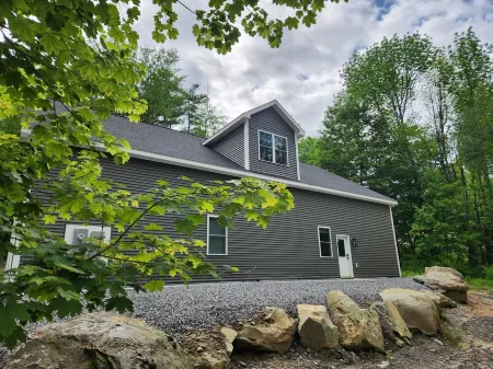 NEW Construction! 2-BR Apt walking distance to The Barn at Silver Oaks, Winthrop