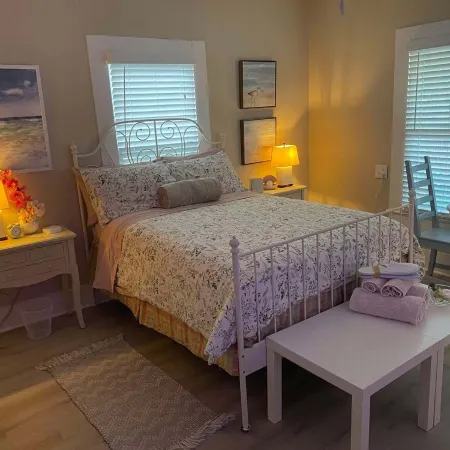 Charming 3-bedroom cottage in Seabrook, Texas