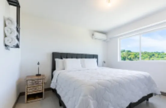 Families&Couples Deluxe Ocean-View Apt 2min walk Mantas Beach 1.5hr from SanJose