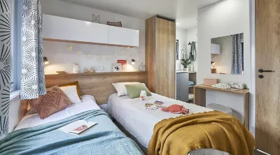 2-bedroom air-conditioned mobile home Hotels near Contis Plage